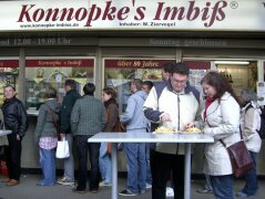 Bei Konnopke gibt es die beste Currywurst Berlins