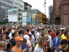 Warten auf den Start zum Mannheimer Stadtmarathon