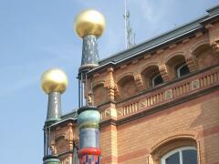 Zwiebeltürmchen am Hundertwasserbahnhof